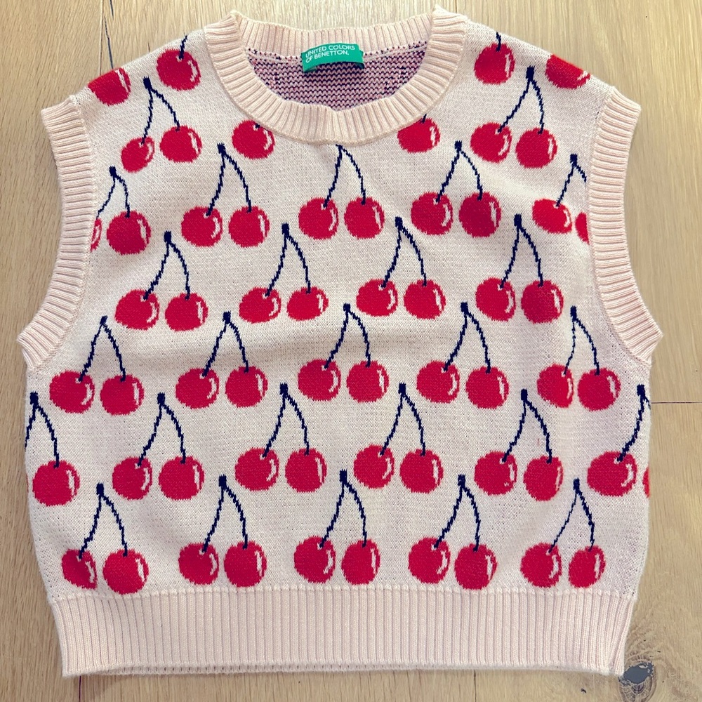 Benetton Cherry 🍒 Girls Vest